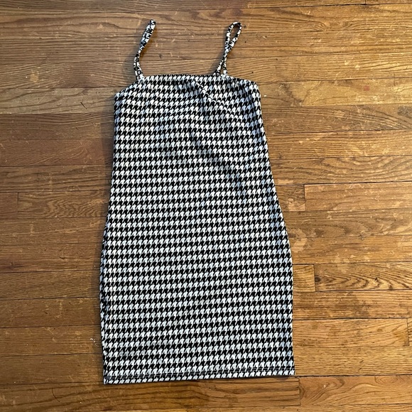 Dresses & Skirts - Houndstooth Spaghetti Strap Dress